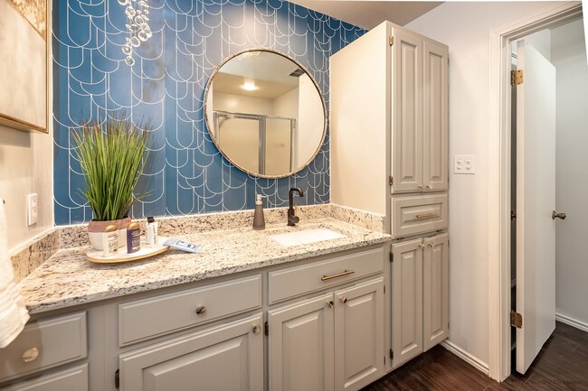 Building Photo - 28160 Windwood Dr E