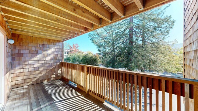 Building Photo - 50 Corte Real