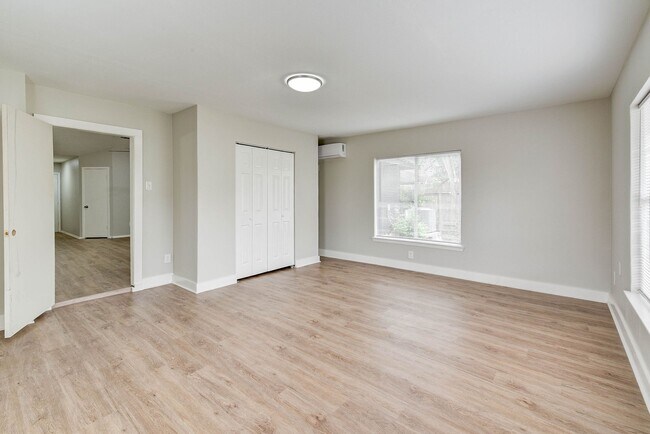 Building Photo - 16506 Quiet Quail Dr