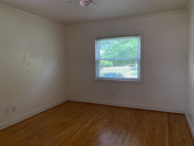 Building Photo - 1132 Cooper Dr