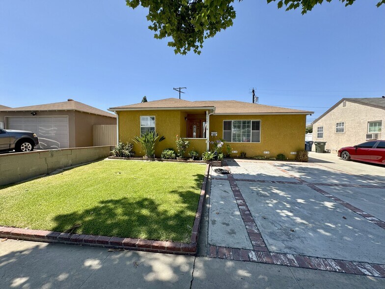 Building Photo - 9548 Claymore St