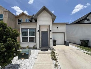 Building Photo - 2007 Cassandra St