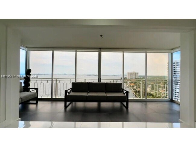 Building Photo - 11111 Biscayne Blvd
