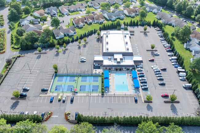 Building Photo - 414D Andover Dr