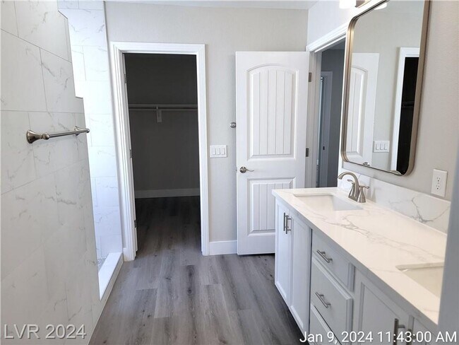 Building Photo - PARTIALLY FURNISHED 2-STORY HOME LOCATED O...