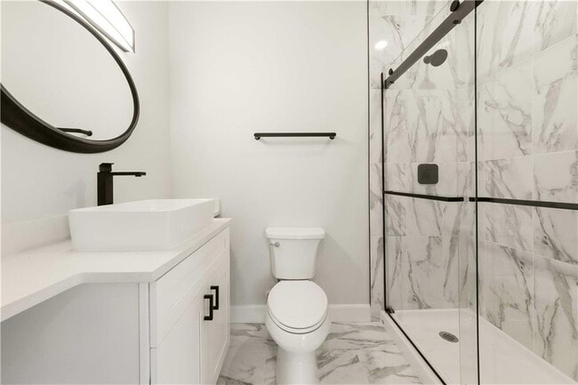 Building Photo - 1210 Brentwood St