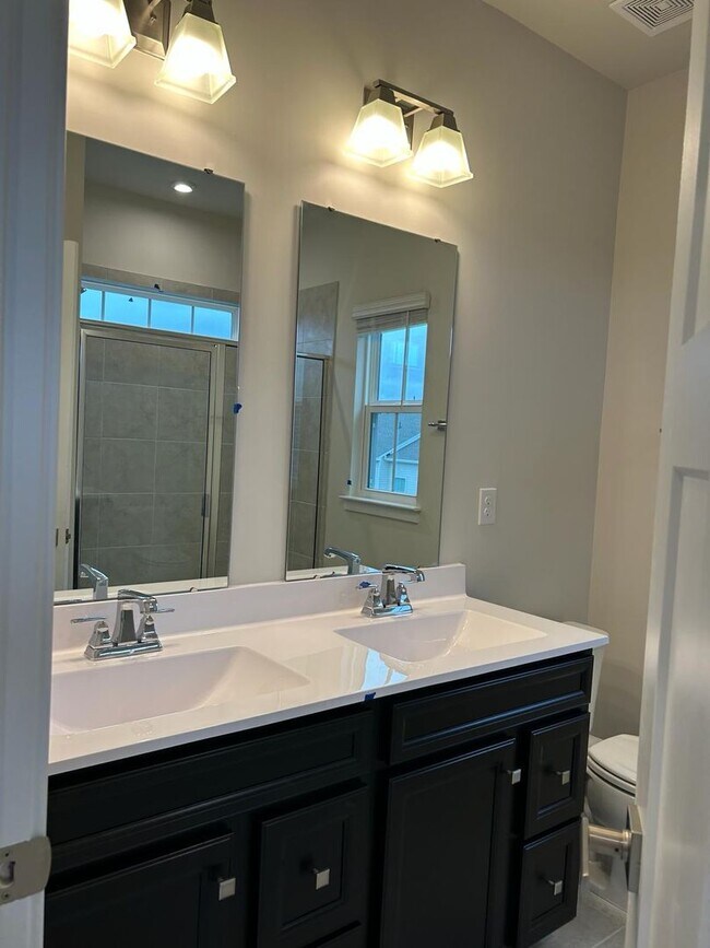 Building Photo - Three-Story Townhome