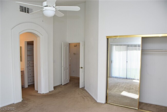 Building Photo - 5453 Desert Valley Dr