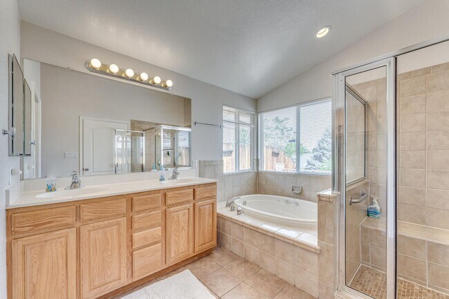 Building Photo - FULLY FURNISHED Sparks home with all utilities included and flexible lease options