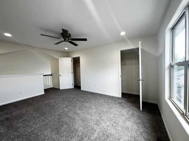 Building Photo - 409 Ella Rae Ln