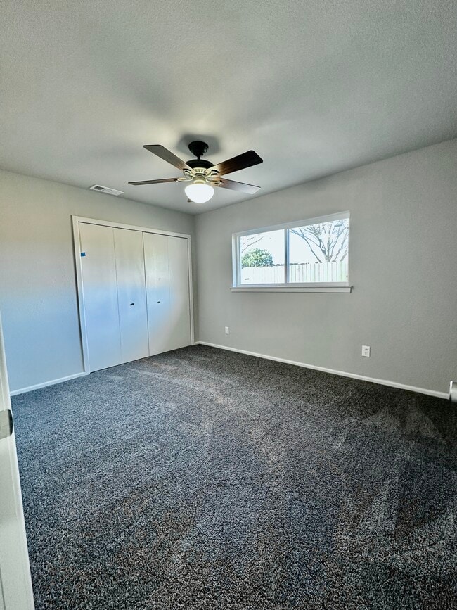 Building Photo - 434 Beverly Dr