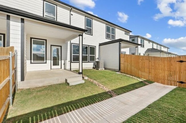 Building Photo - 1955 Settlers Glen Dr