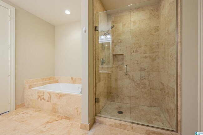 Building Photo - 350 19th St S