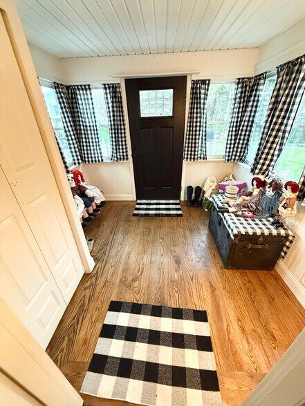 Building Photo - 115 Morningstar Ln