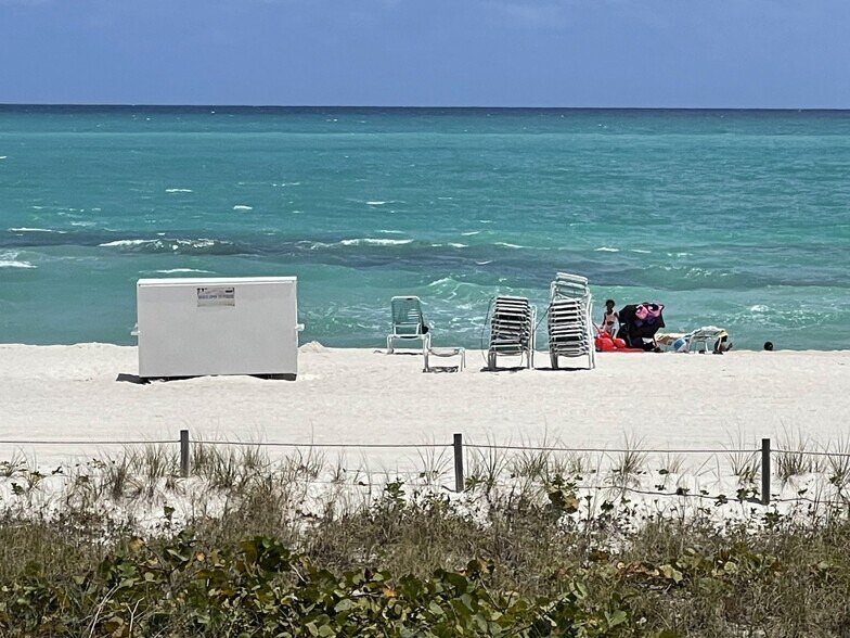 Building Photo - 5701 Collins Ave