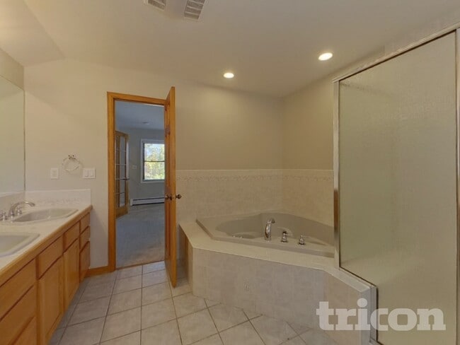 Building Photo - 4486 S Utica St