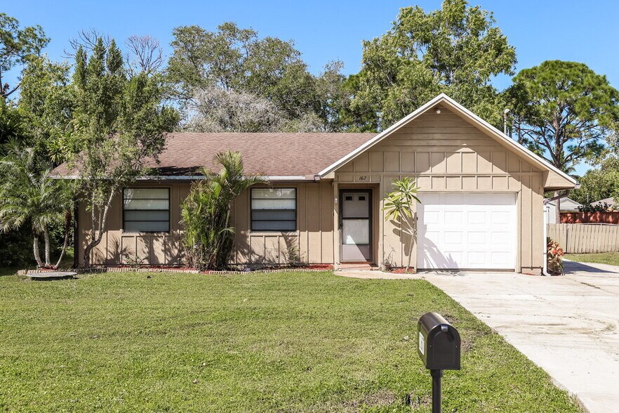 Primary Photo - 167 NE Twylite Terrace