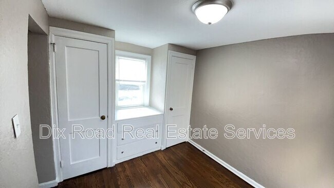 Building Photo - 1303 Kumler Ave