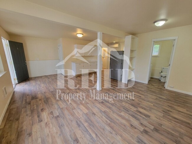 Building Photo - 4114 McCall Blvd W