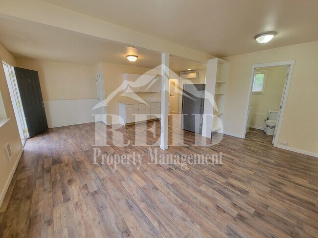 Building Photo - Centrally Located Bremerton Home With Partial View of Sinclair Inlet from Deck