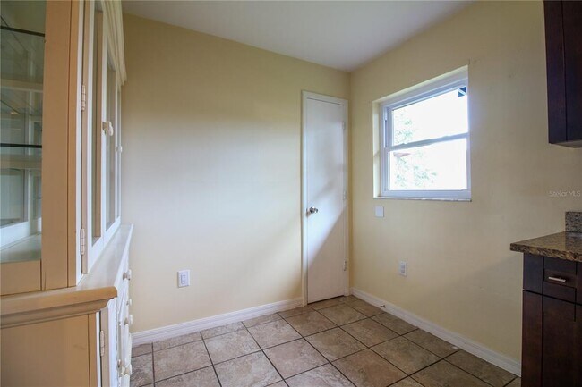 Building Photo - 1580 Harbor Way