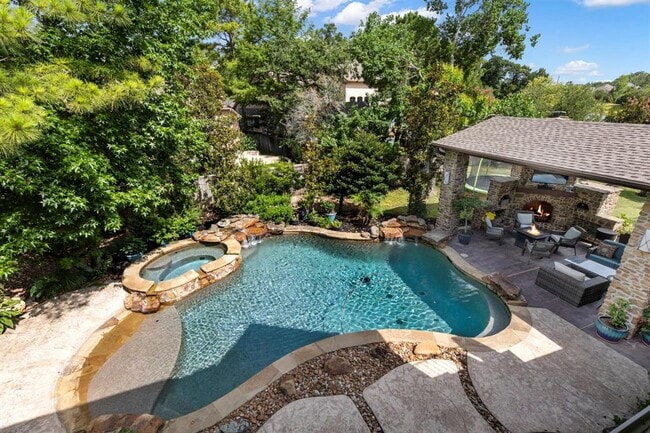 Building Photo - 99 W Hullwood Cir