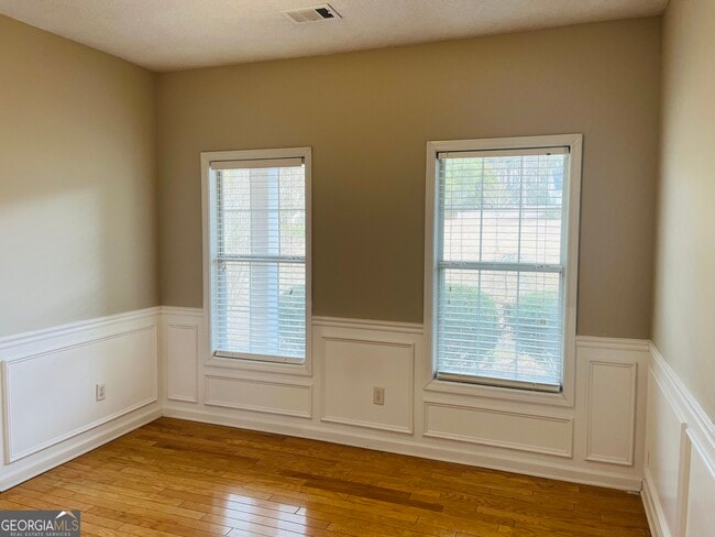 Building Photo - 50 Rock Mill Ct