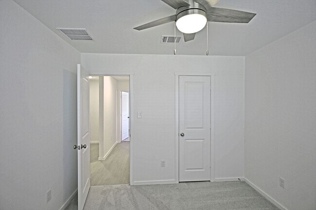 Building Photo - 3837 Low Tide