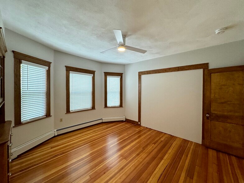 Building Photo - 29 Frederick Ave