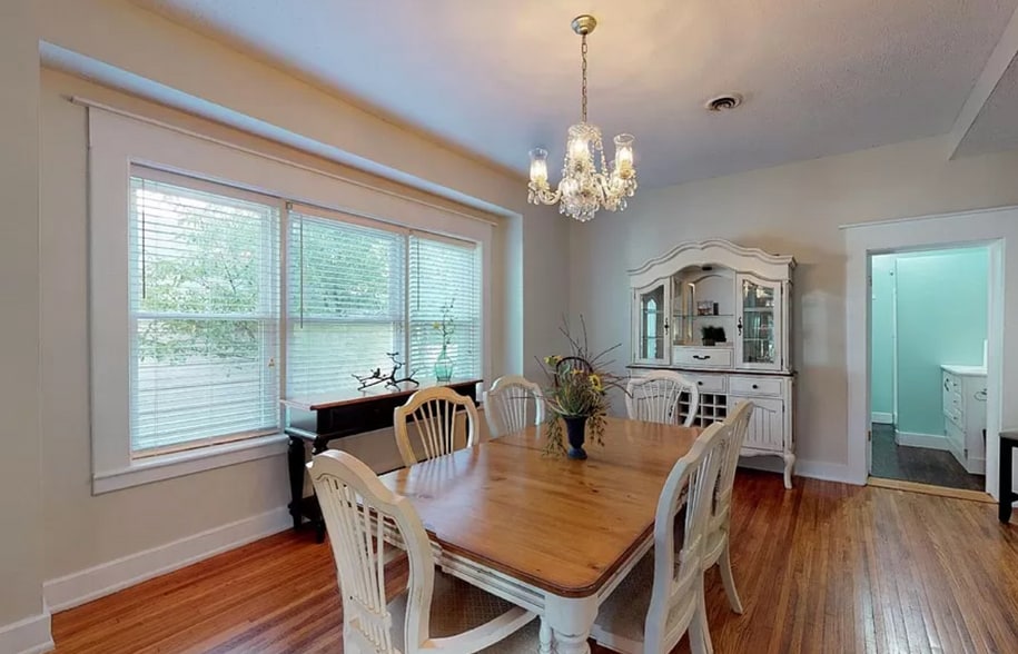 Building Photo - 178 W Broadway St