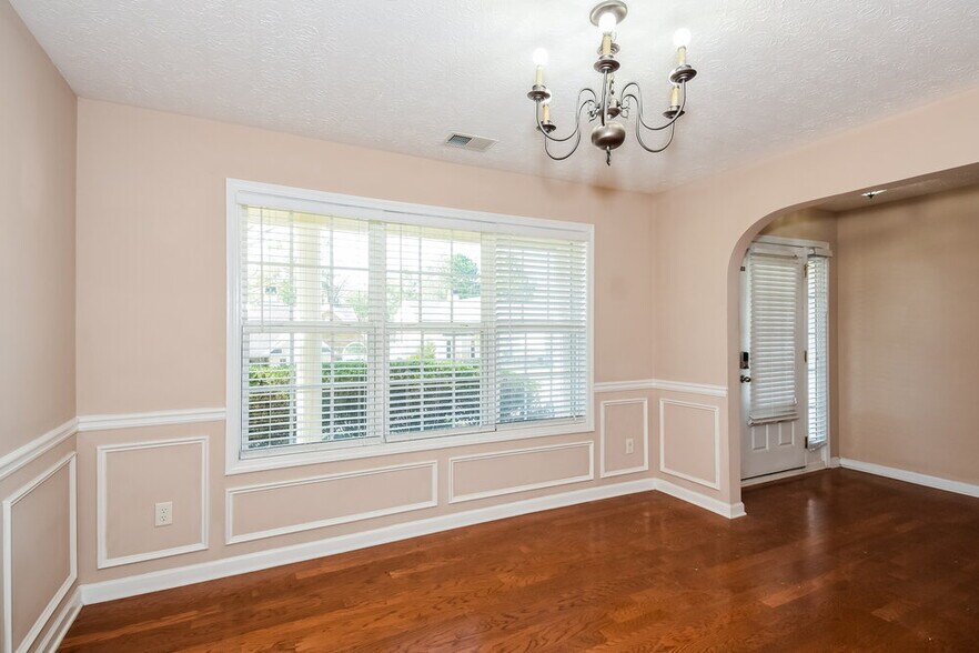 Building Photo - 217 E Skyline View