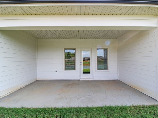 Building Photo - RENT SPECIAL of $1,595/MONTH for 12 MONTHS...