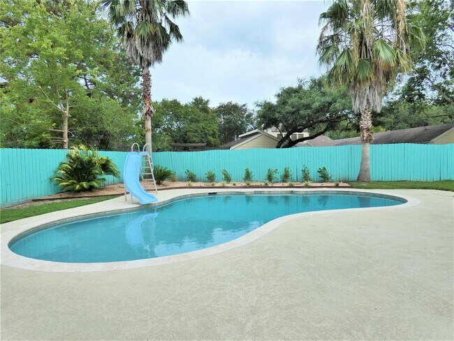 Building Photo - 7511 Renmark Ln