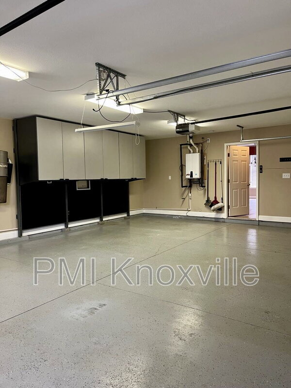 Building Photo - 4601 Ivy Rose Dr