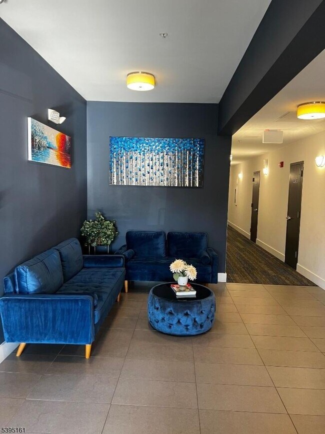 Building Photo - 22 Center St