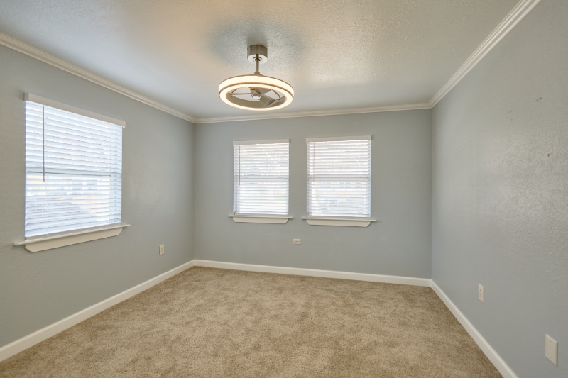 Building Photo - 781 Elm St