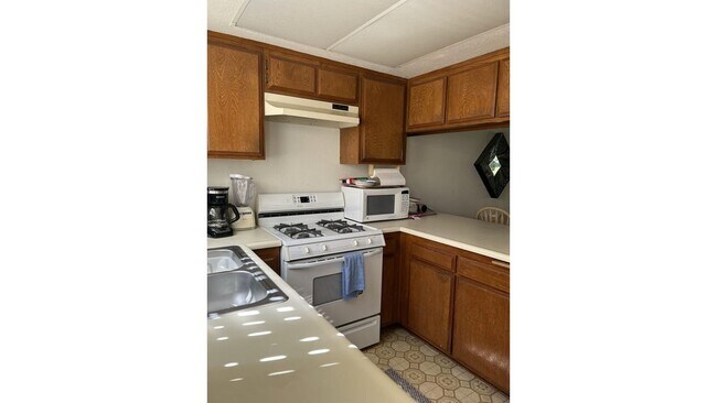 Building Photo - 406 Tava Ln