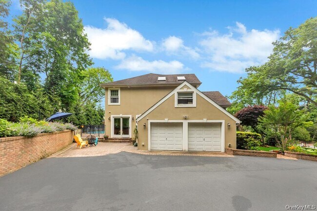 Building Photo - 4 2nd St