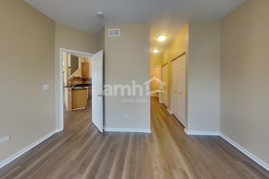 Building Photo - 1437 White Pine Ln