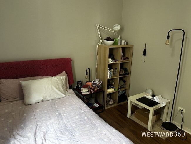 Building Photo - 1121 W Washburne Ave