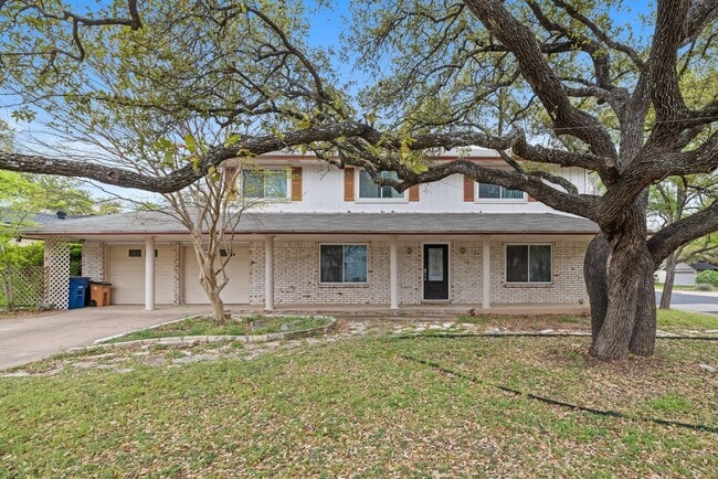 Primary Photo - Happiness on Harcourt!