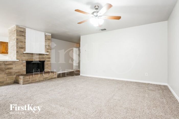 Building Photo - 710 Cavalier Pl