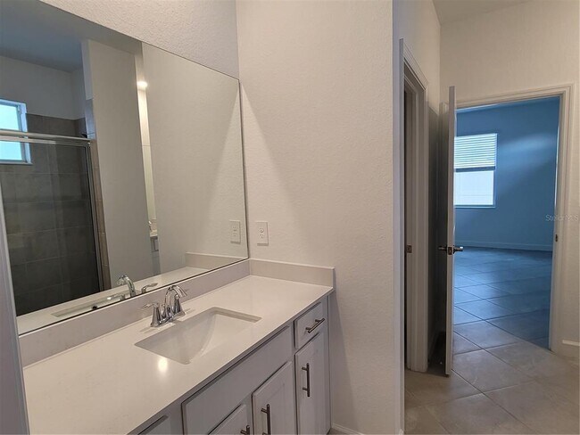 Building Photo - 8117 Shr Lk Dr