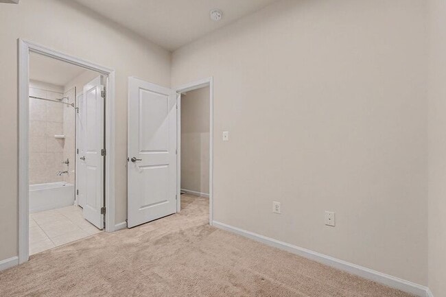 Building Photo - 2042 Track Cir