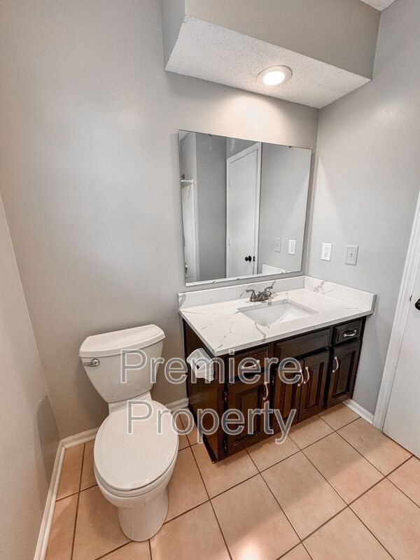 Building Photo - 15350 Riley St