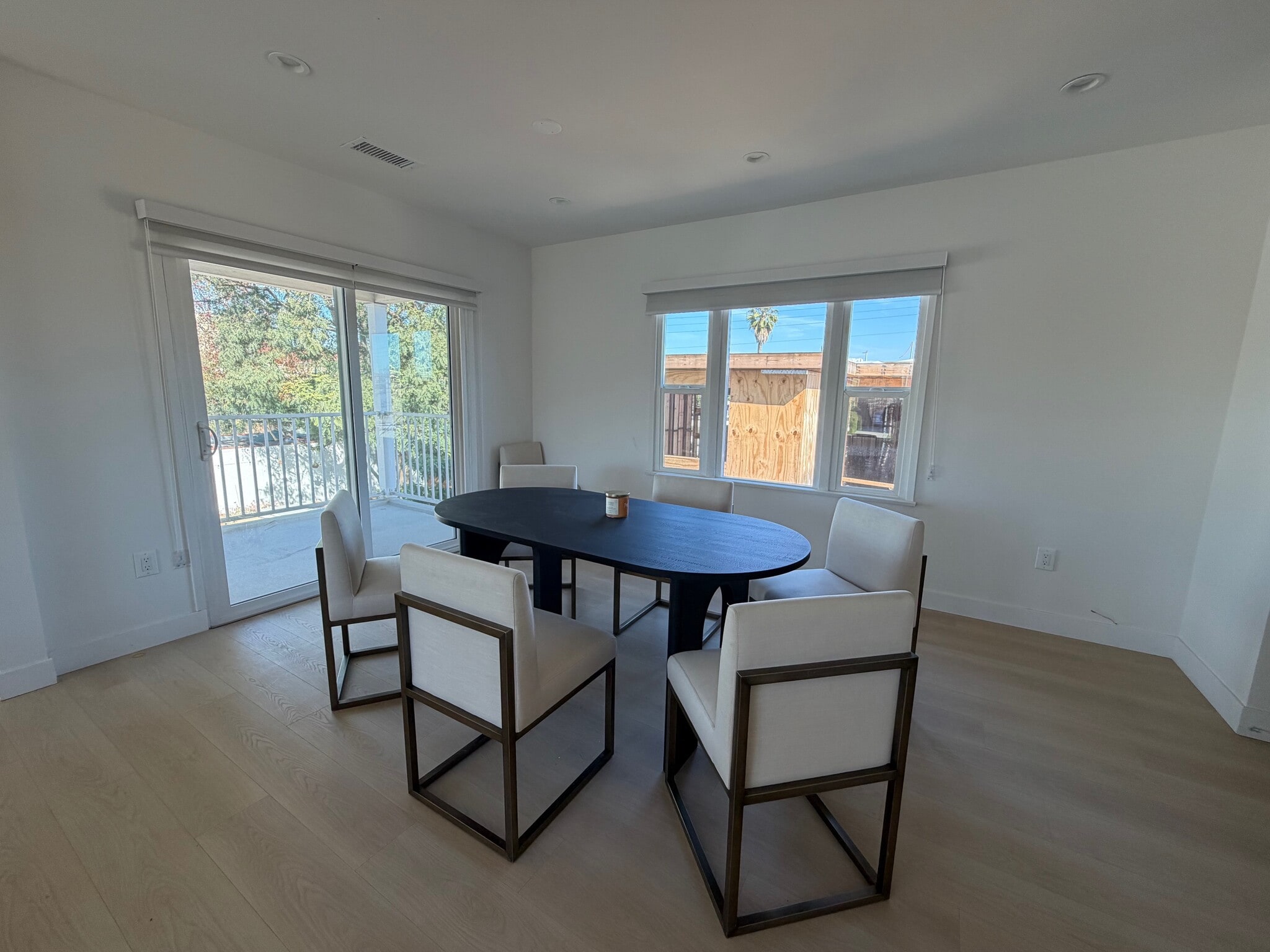 Building Photo - 1546 S Ogden Dr