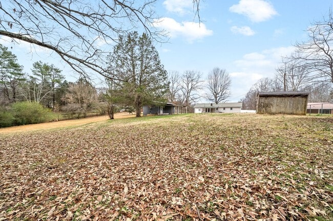 Building Photo - 3 Bedroom Pet Friendly Home For Rent!