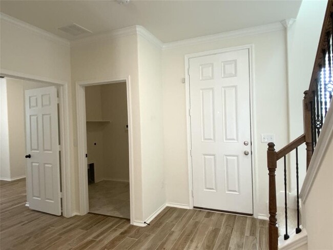 Building Photo - 908 Solitude Dr
