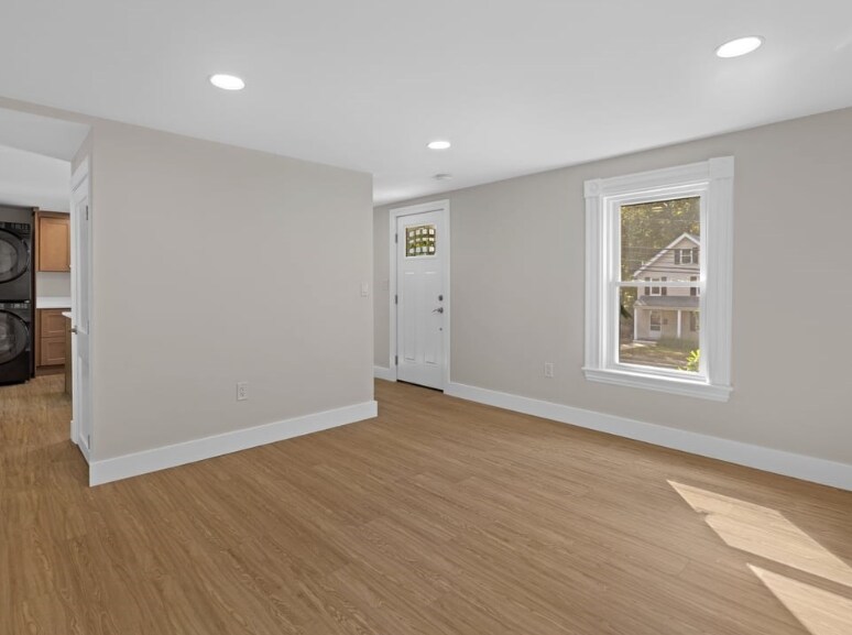 Building Photo - 40 Cedar St