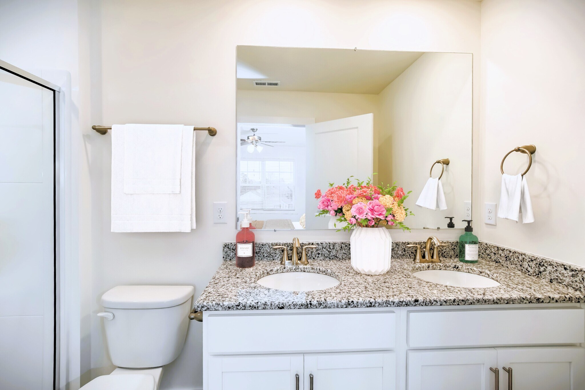 Building Photo - 2434 Legg Crk Ln